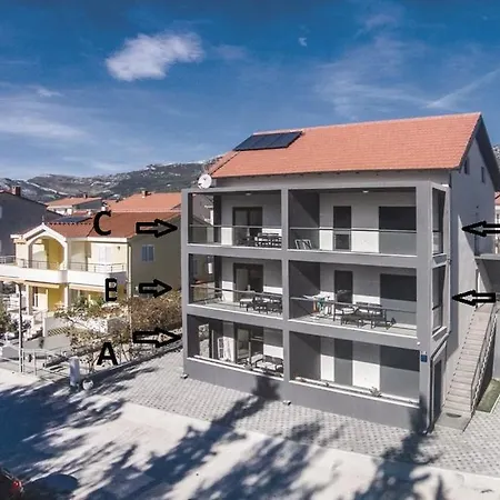 Apartment U Kastelima Kastela