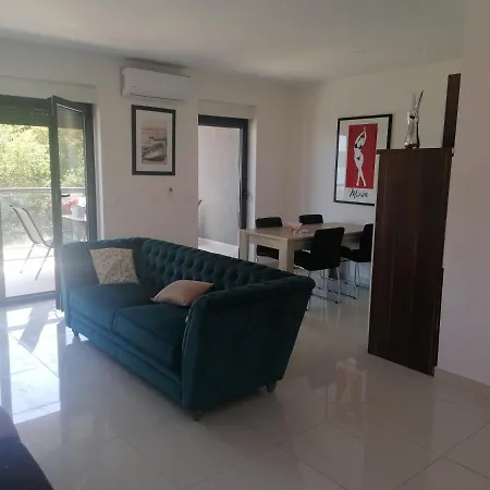 Apartment U Kastelima Kastela